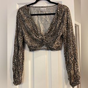 Urban Outfitters - Cheetah Print - Twist Front Long Sleeve Crop Top - M